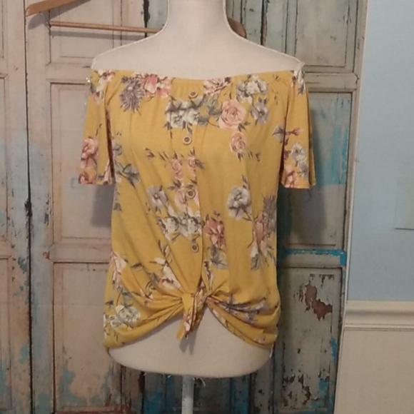 Chico's Tops - 🔴 6/$15 chico off shoulder tank